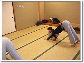 子連れでヨガ