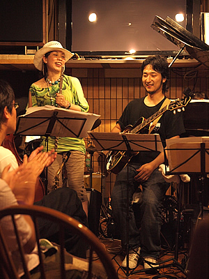 赤ちゃん連れ歓迎 クリスマスJazzライブ♪